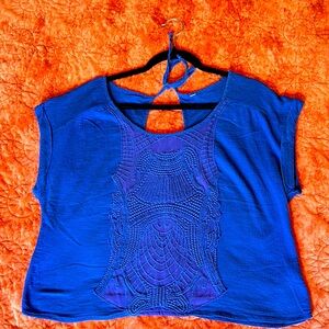 Cropped Tie T-shirt [embroidered]